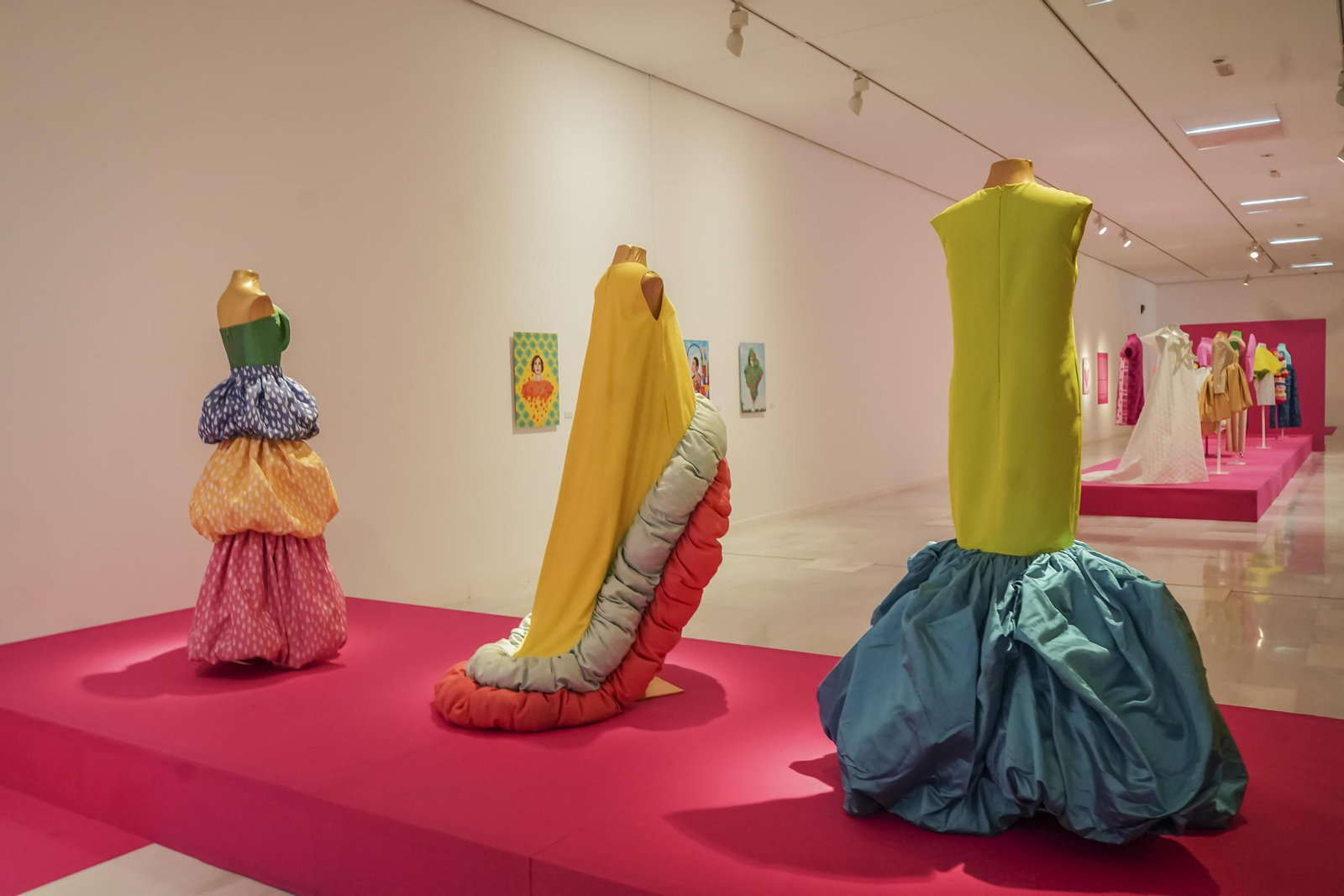 Agatha Ruiz de la Prada expone en Granada una retrospectiva de sus últimos 35 años de carrera, en imágenes