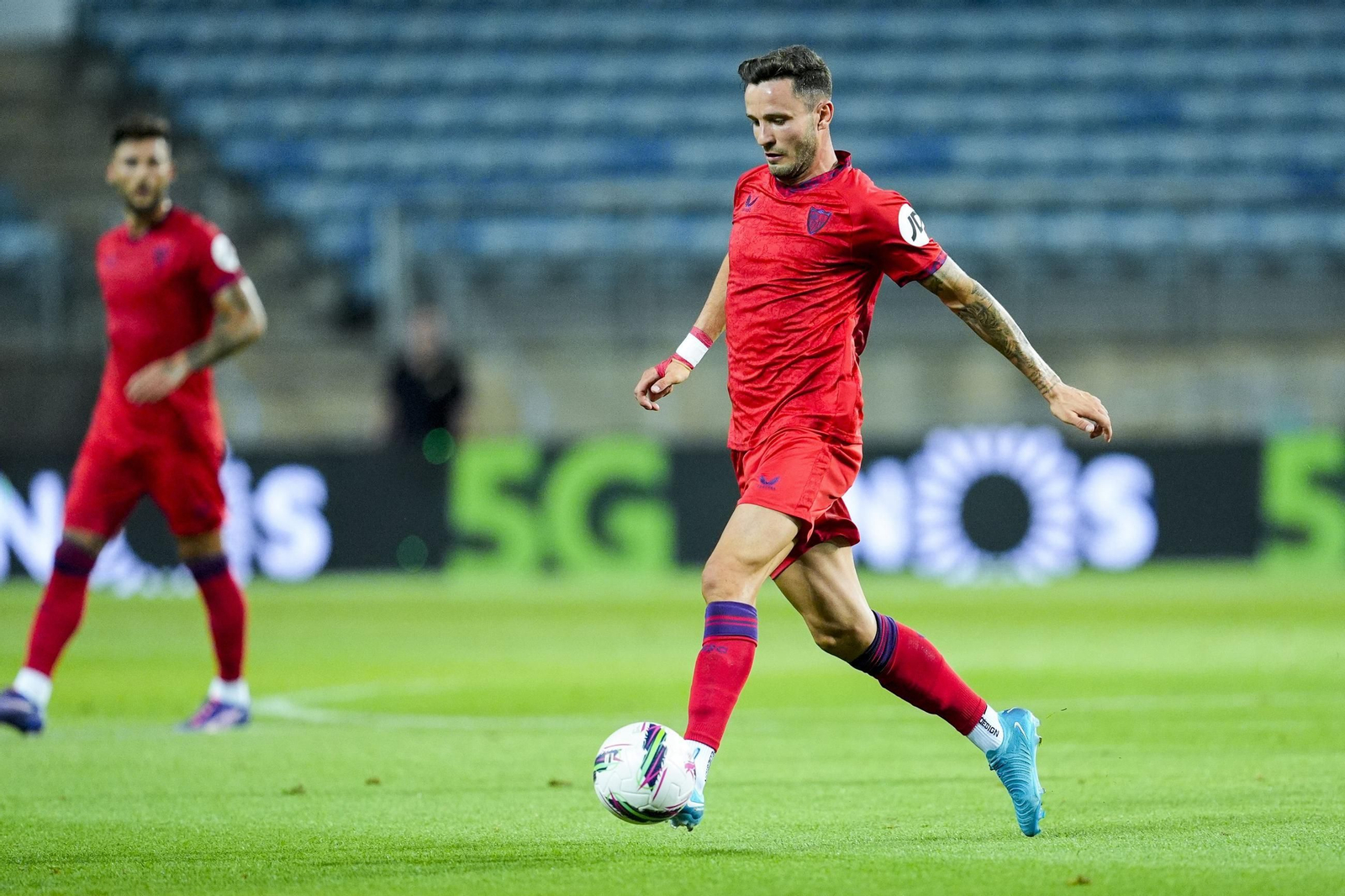 Las fotos del pobrísimo paso de Saúl Ñíguez por el Sevilla