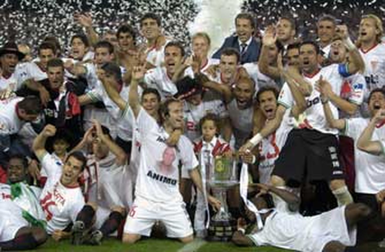 La RFEF concede al Sevilla en propiedad el trofeo de la Copa del Rey