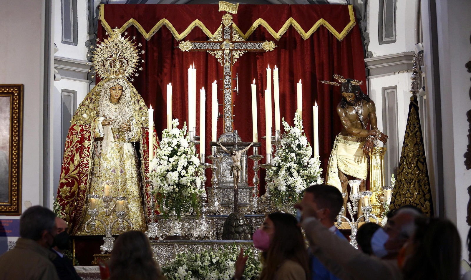 Las fotos del Lunes Santo en Málaga: la devoción en el barrio de La Trinidad