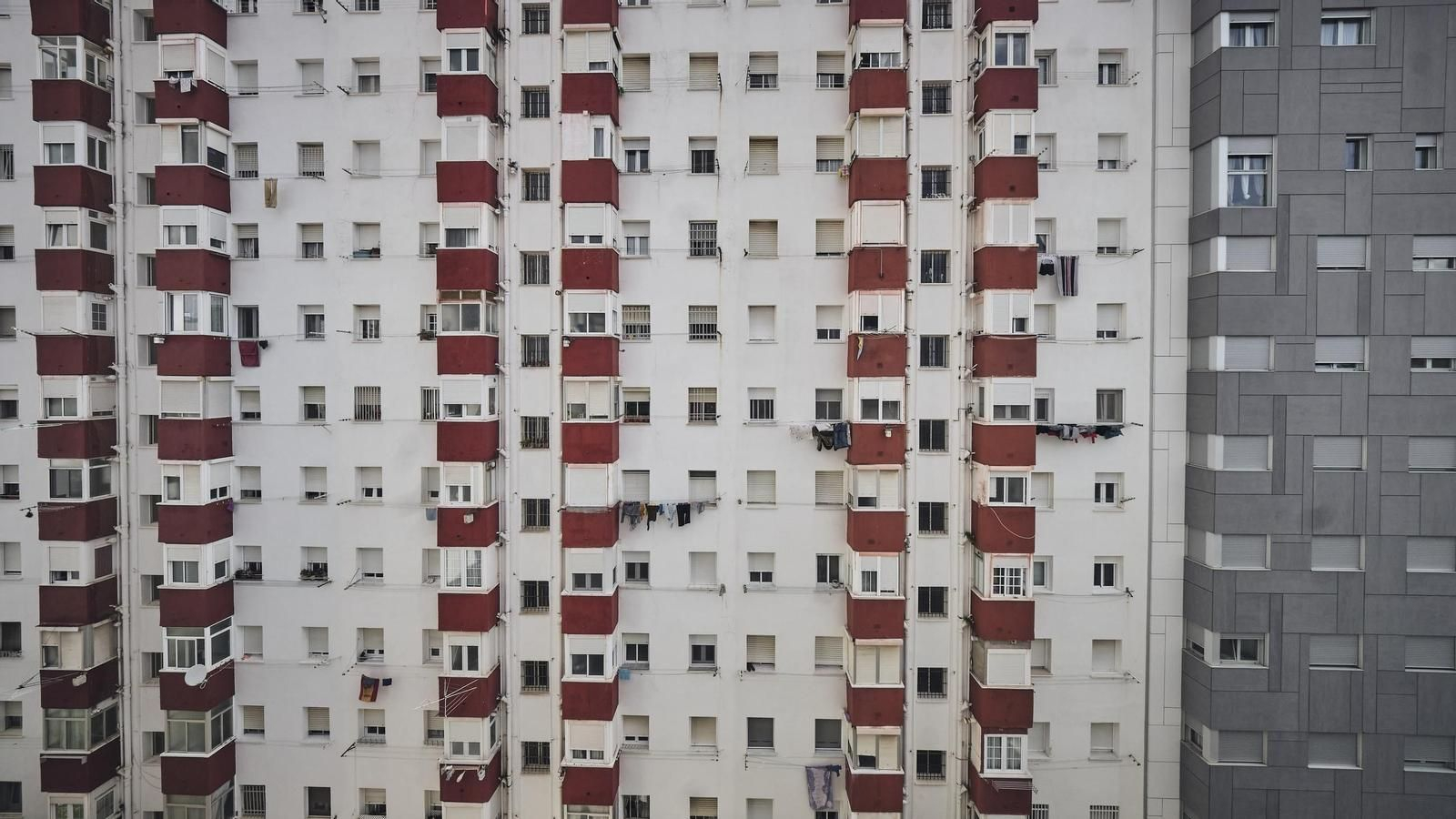 Un bloque enorme de pisos en Cádiz