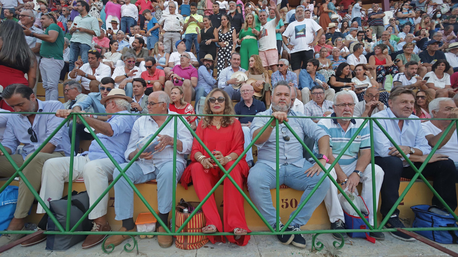 Ambiente en la corrida del viernes de la Feria de La Línea