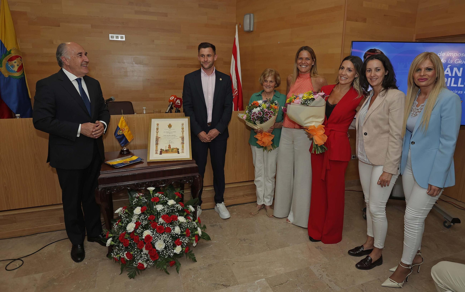 El acto de imposición de la insignia de la ciudad de Algeciras a Iván Turrillo, en imágenes