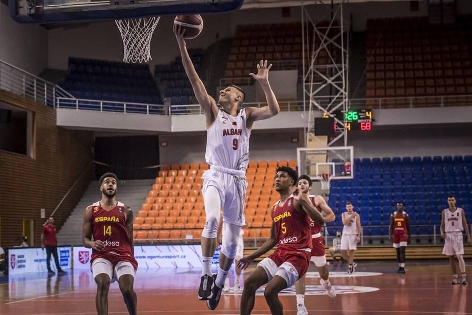 Fotos: los cinco 'malagueños' con España sub 20 en Brno