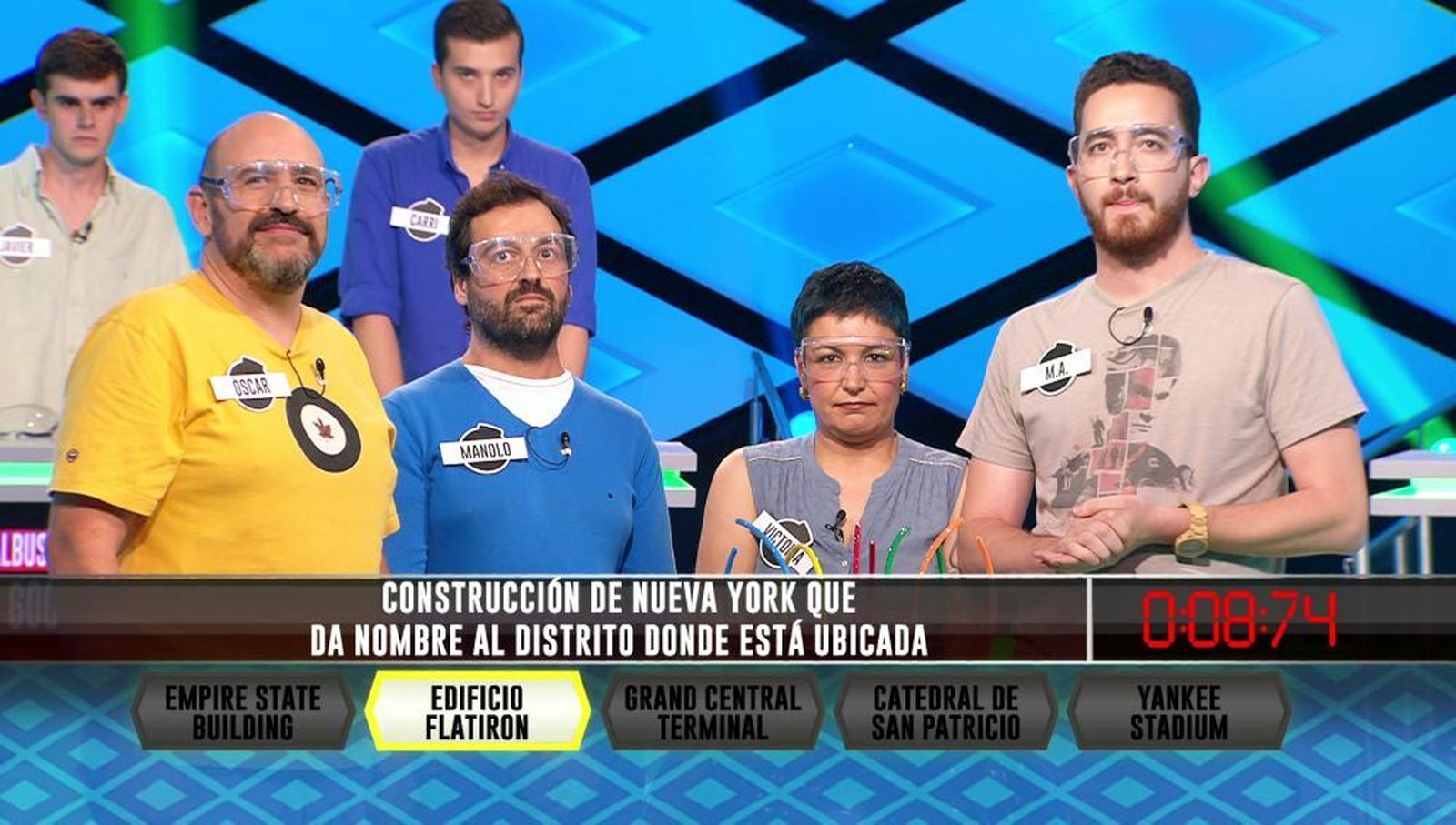 Manolo Romero (azul), junto a Los Dispersos.