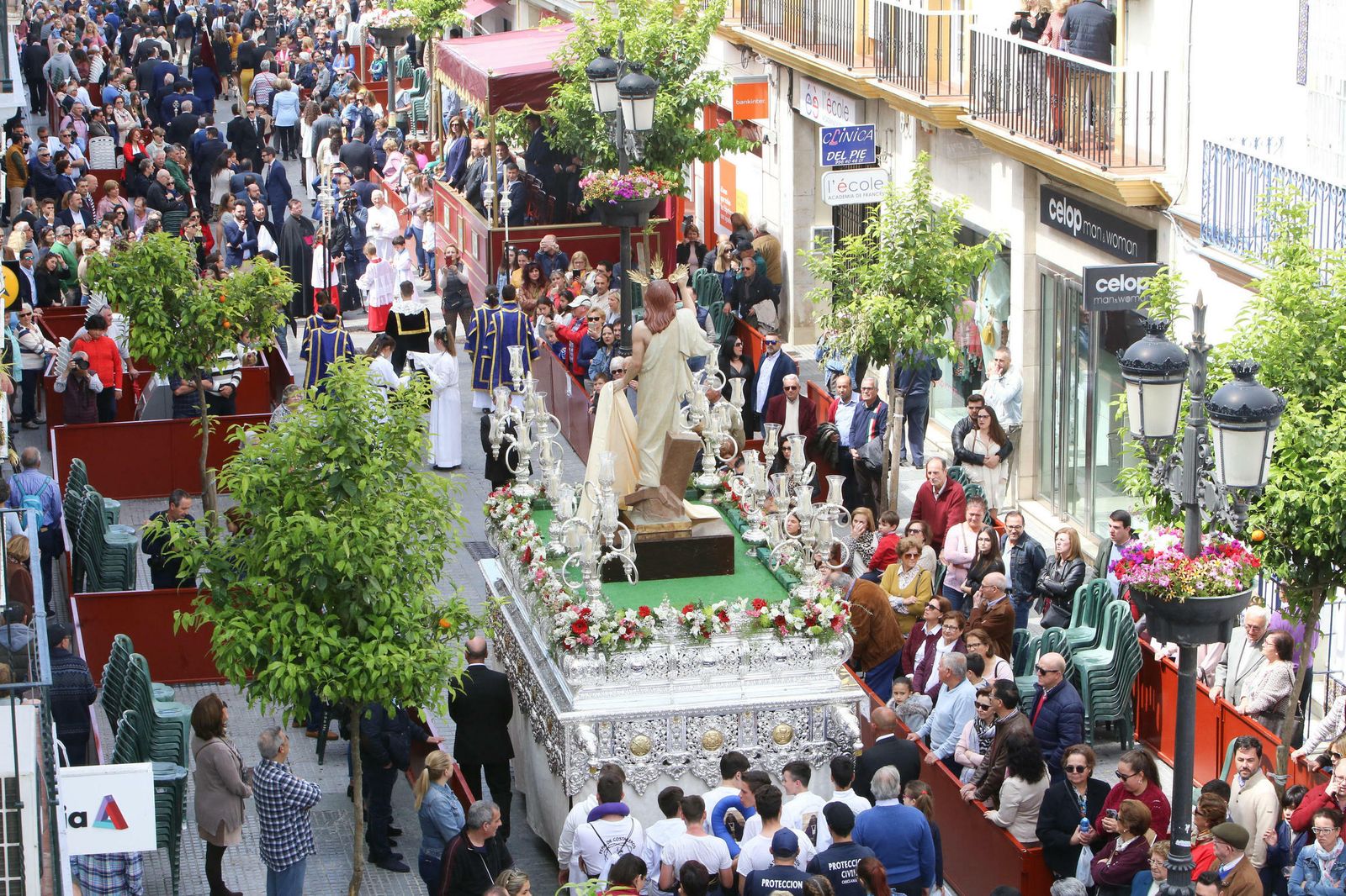 Imágenes del Domingo de Resurrección en Chiclana