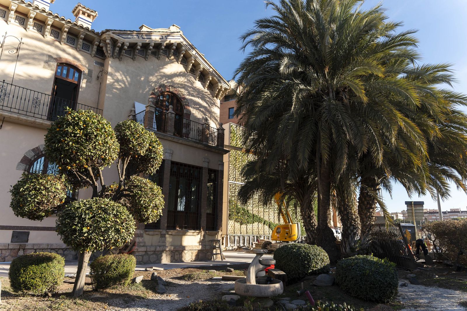 Fotogalería de las obras del Preventorio: el jardín vertical, protagonista de la rehabilitación