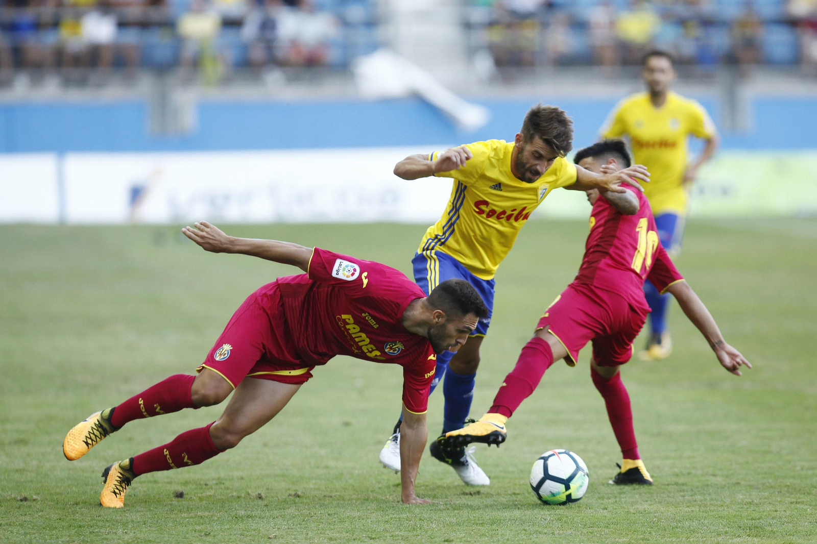 Las imágenes del Cádiz-Villarreal del Trofeo Carranza