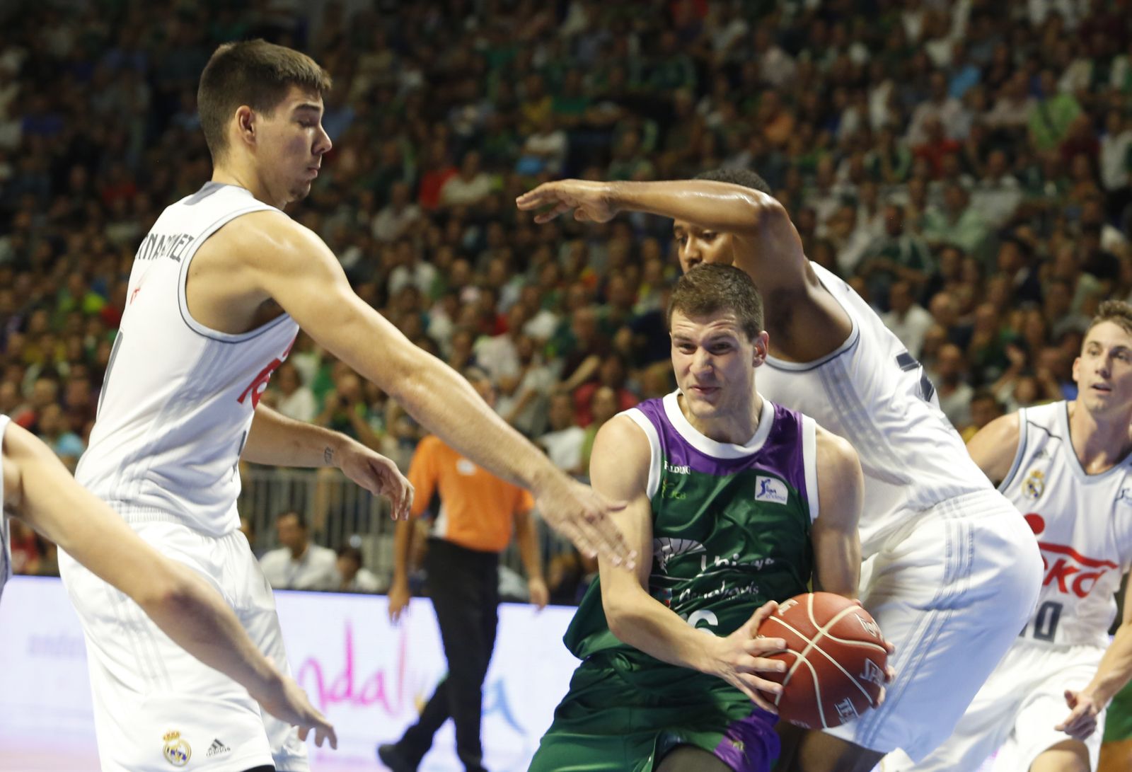 Nedovic, en la última Supercopa que jugó el Unicaja.