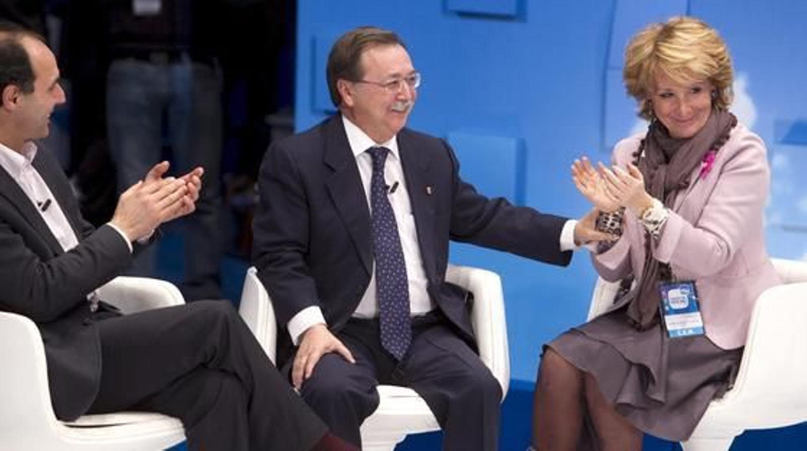 Juan Vivas junto a Esperanza Aguirre.

Foto: efe