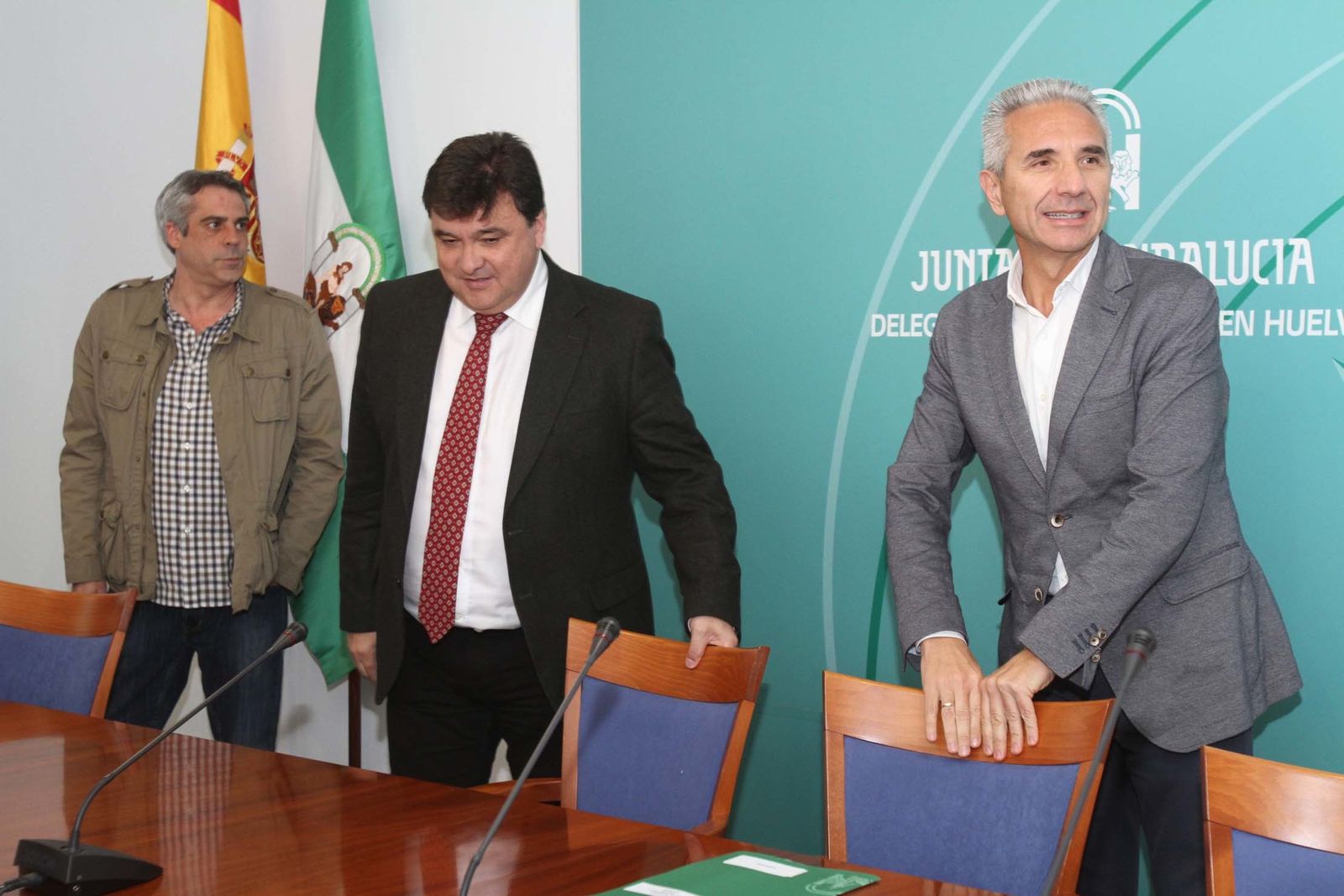 El consejero de Cultura, Miguel Ángel Vázquez, presenta el proyecto de rehabilitación del Banco de España como sede del Museo Arqueológico de Huelva.