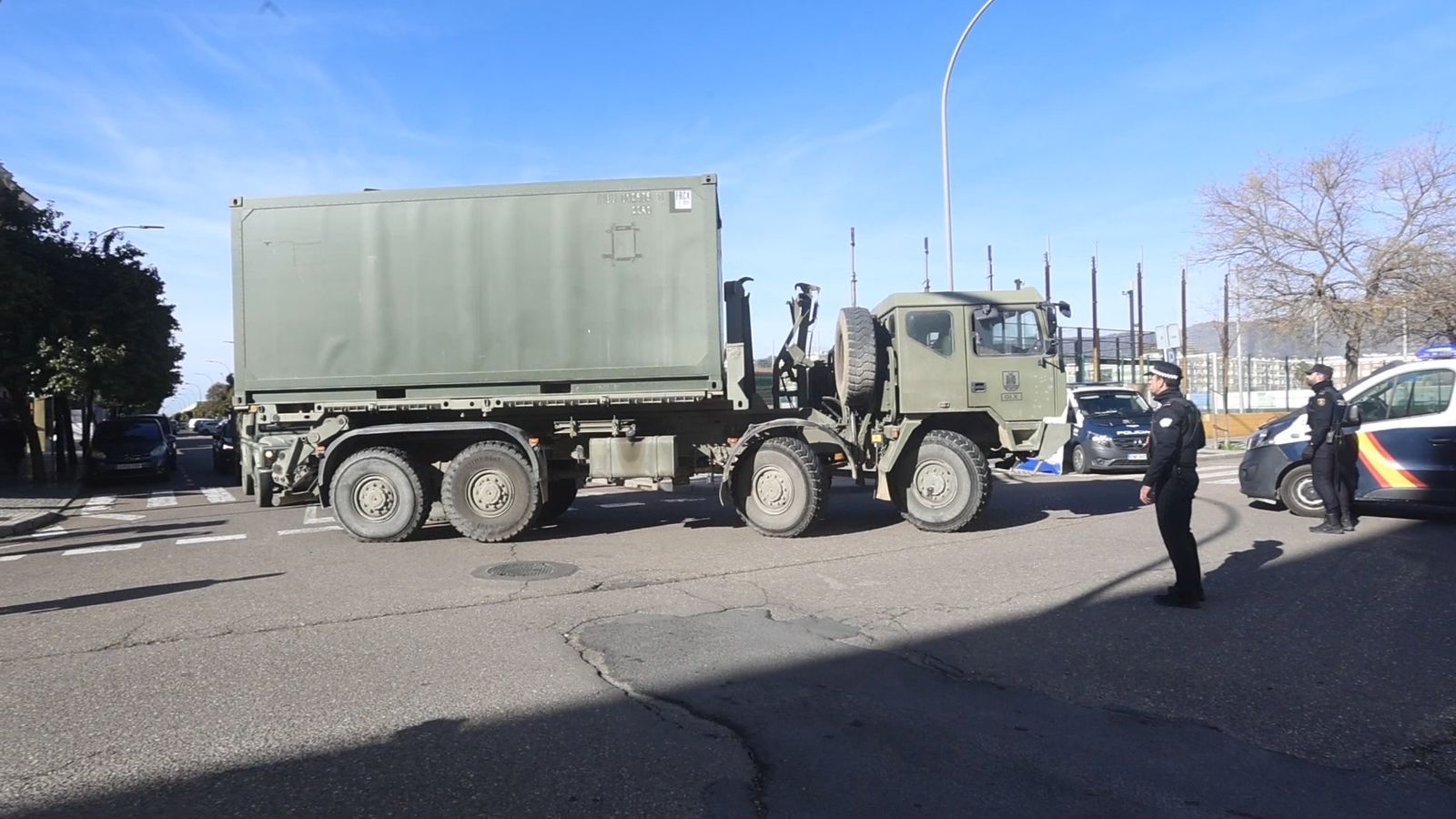 Camiones militares llegan al Instituto de Medicina Legal de Córdoba donde están los cadáveres del accidente de Adamuz