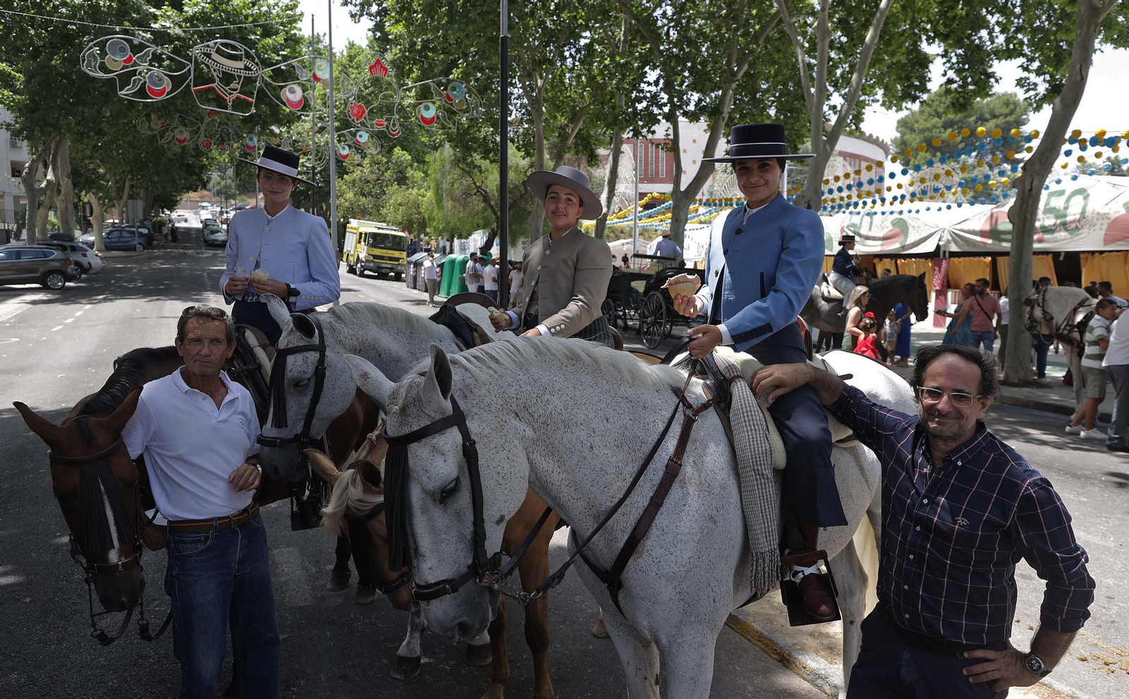 Búscate en las fotos del Domingo por Sevillanas de la Feria Real de Algeciras 2025