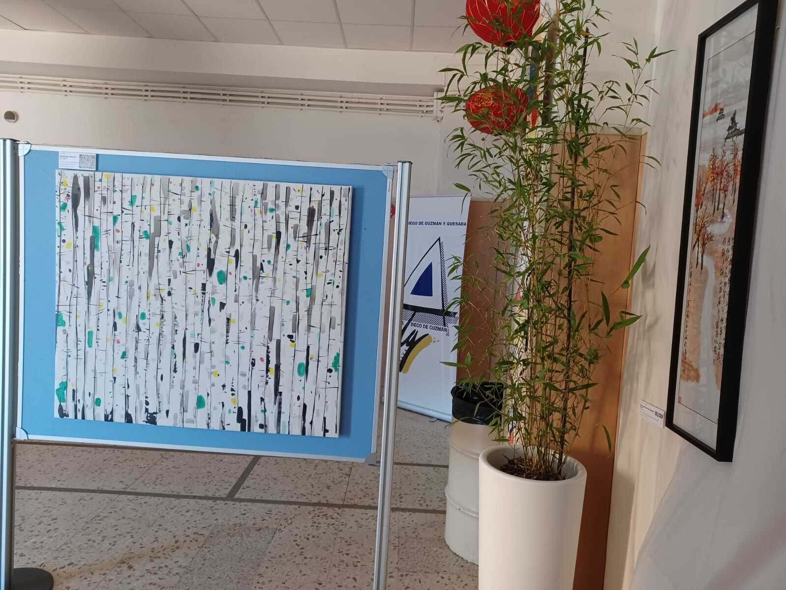 Un original bosque de abedules, uno de los cuadros de la muestra por el año nuevo chino en el IES Diego de Guzmán.