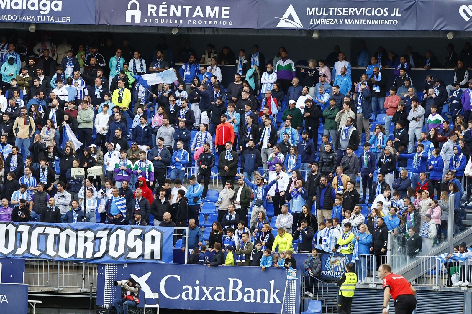 Búscate en La Rosaleda durante el Málaga CF-Racing de Ferrol