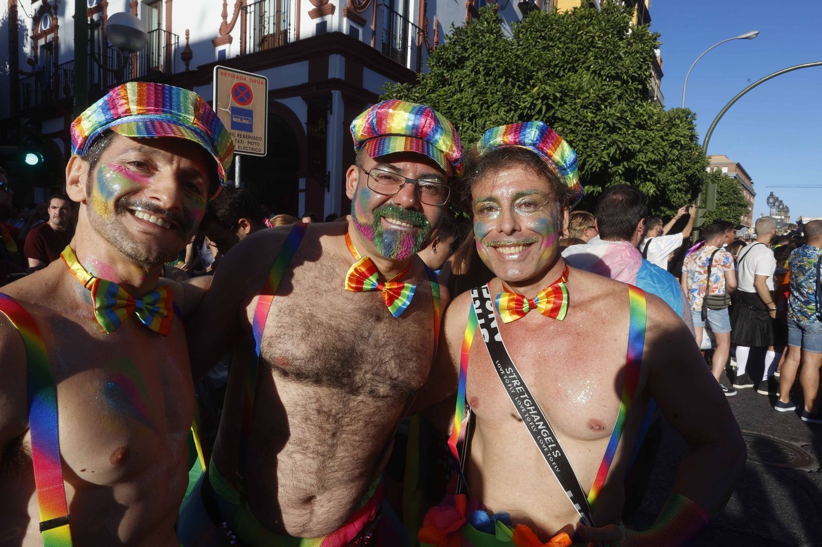 Las imágenes de la cabalgata del orgullo en Sevilla  2022