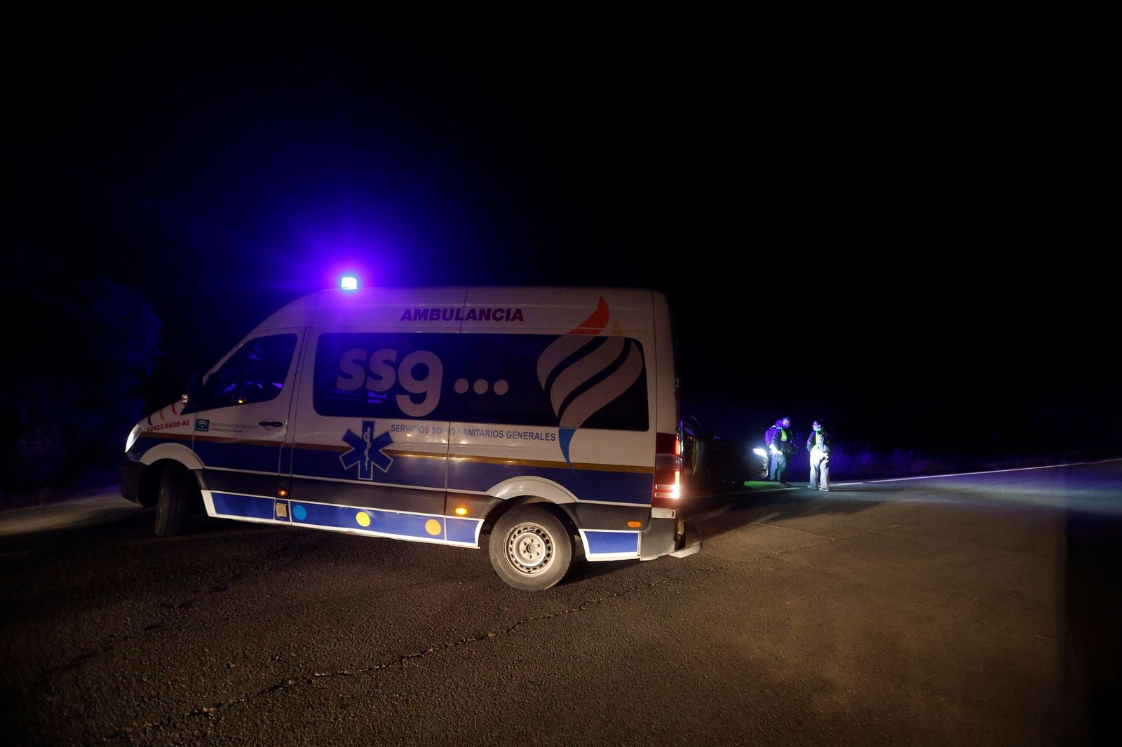 Las imágenes de los vehículos de emergencias evacuando a los pasajeros del descarrilamiento en Adamuz