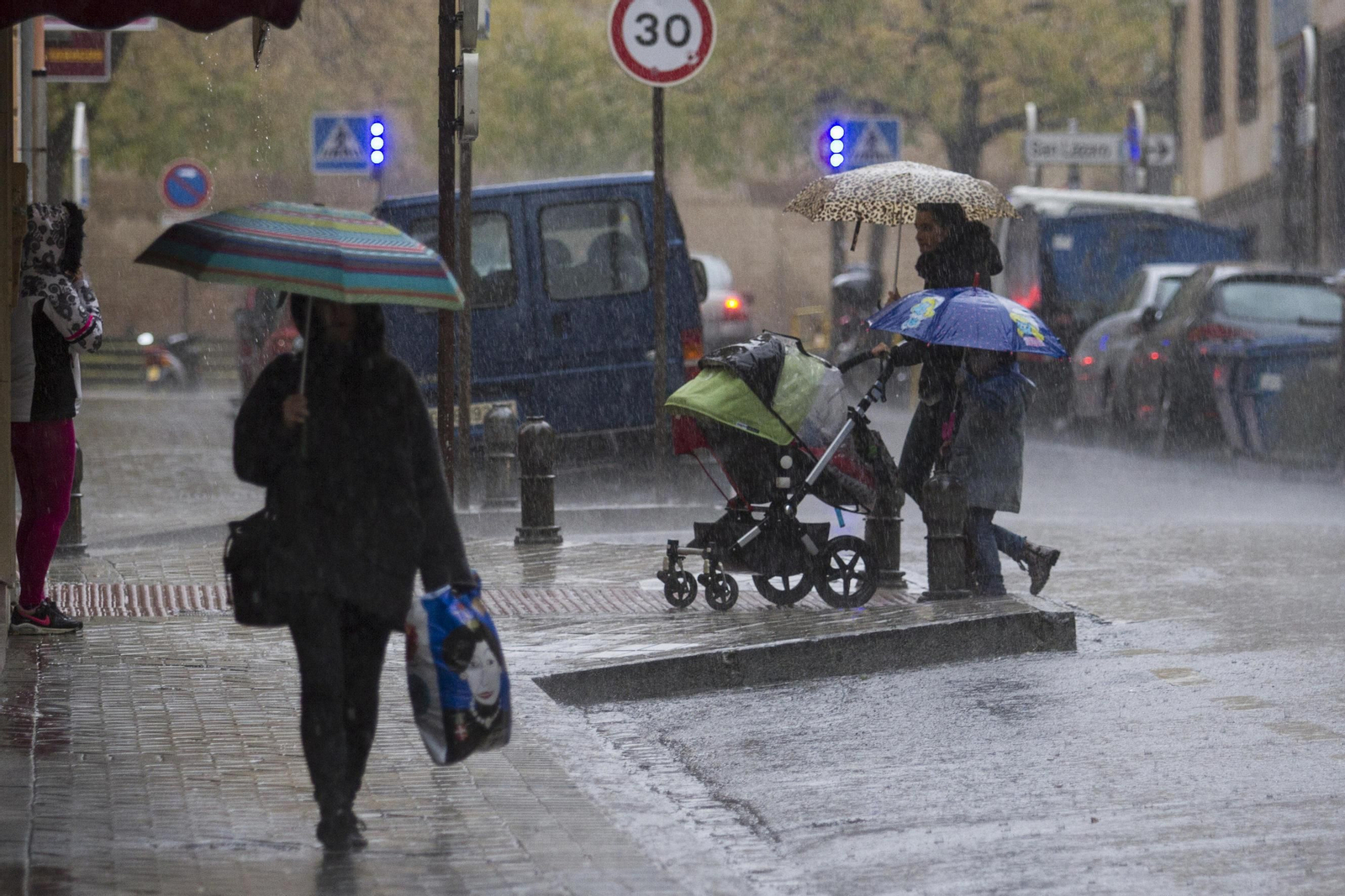 Imágenes de la lluvia en Granada