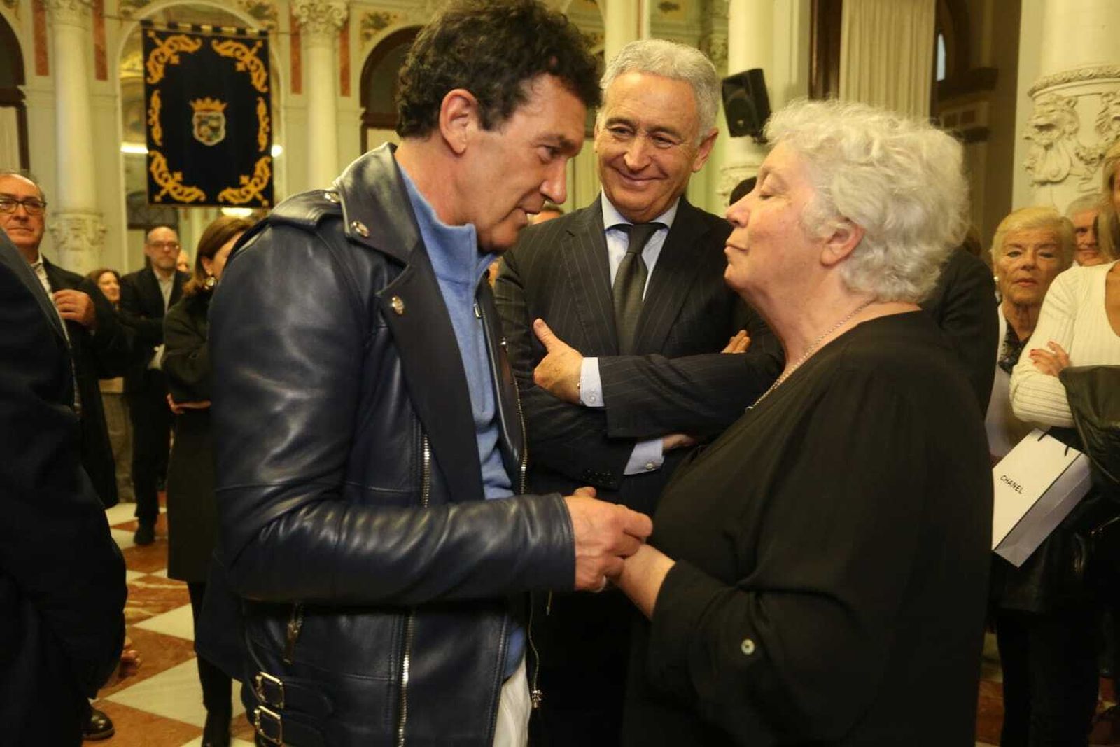 Fotos de la capilla ardiente de Manuel Alcántara