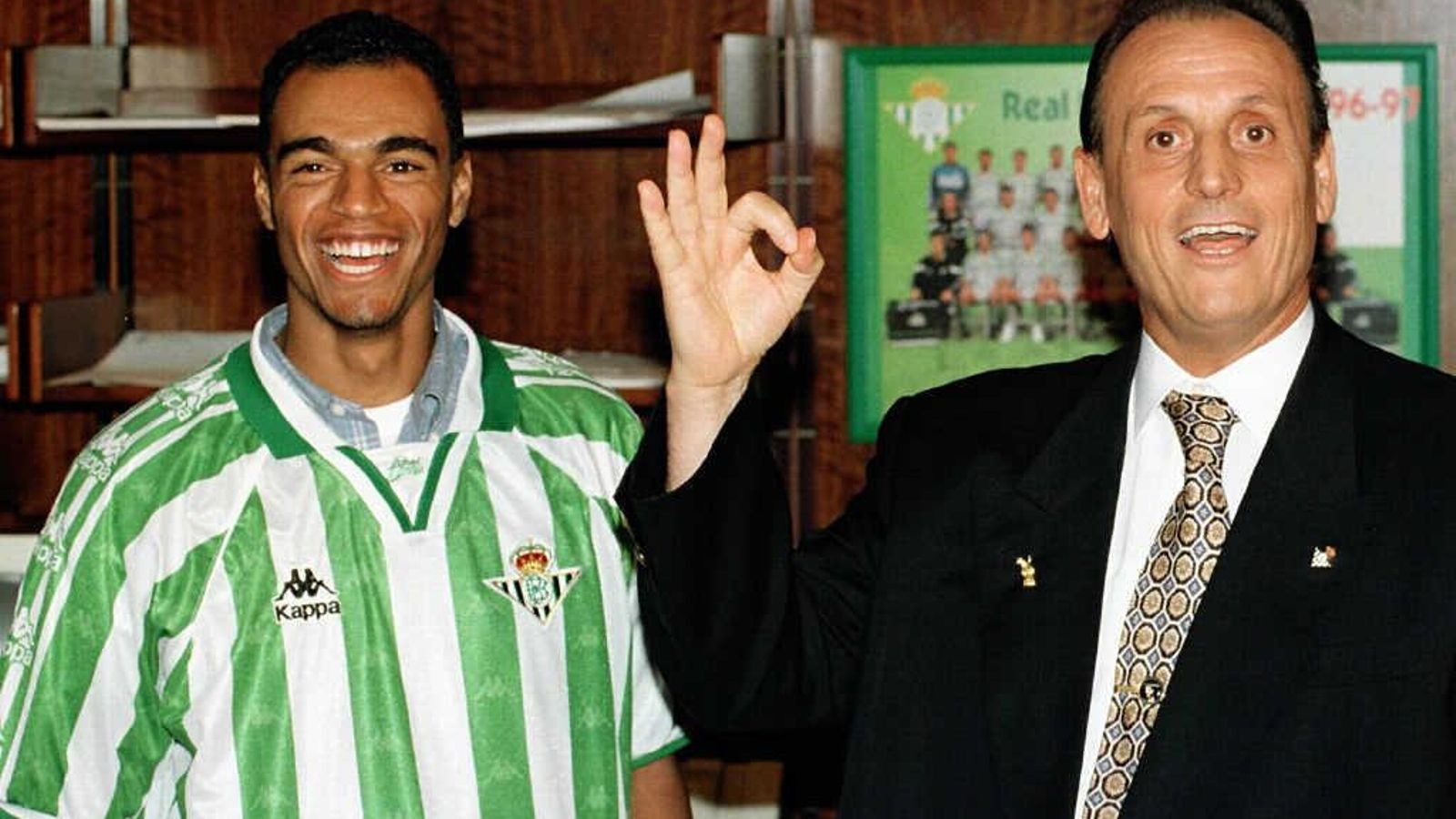 Lopera presenta a Denilson de Oliveira.