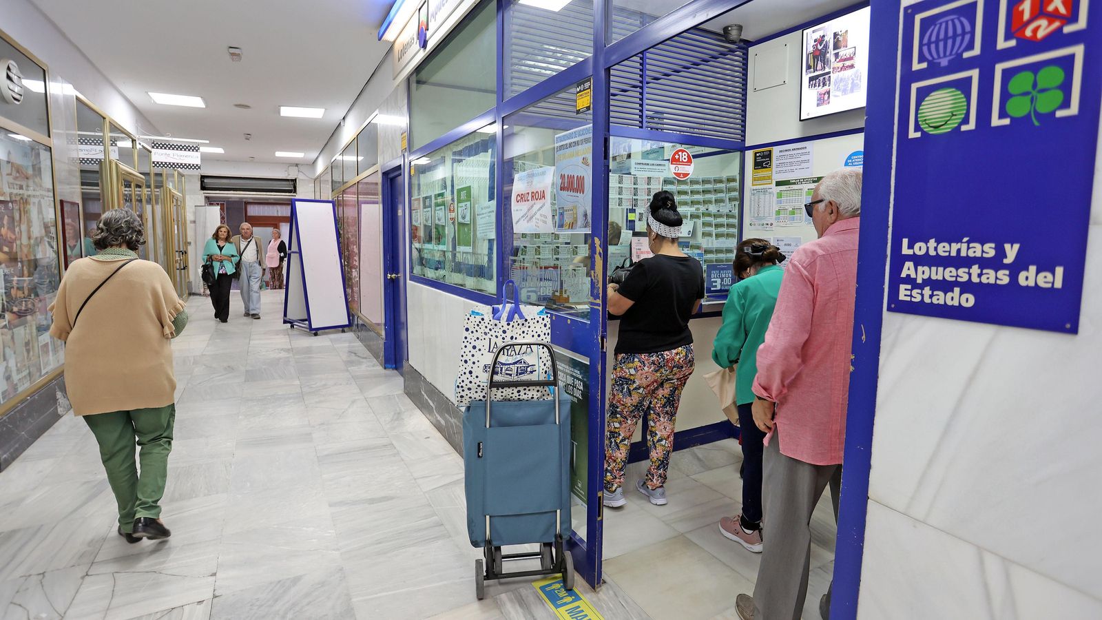 Administración de Lotería que sigue abierta en El Quinqué desde que se inauguró en 1985. Administración de Lotería que sigue abierta en El Quinqué desde que se inauguró en 1985.