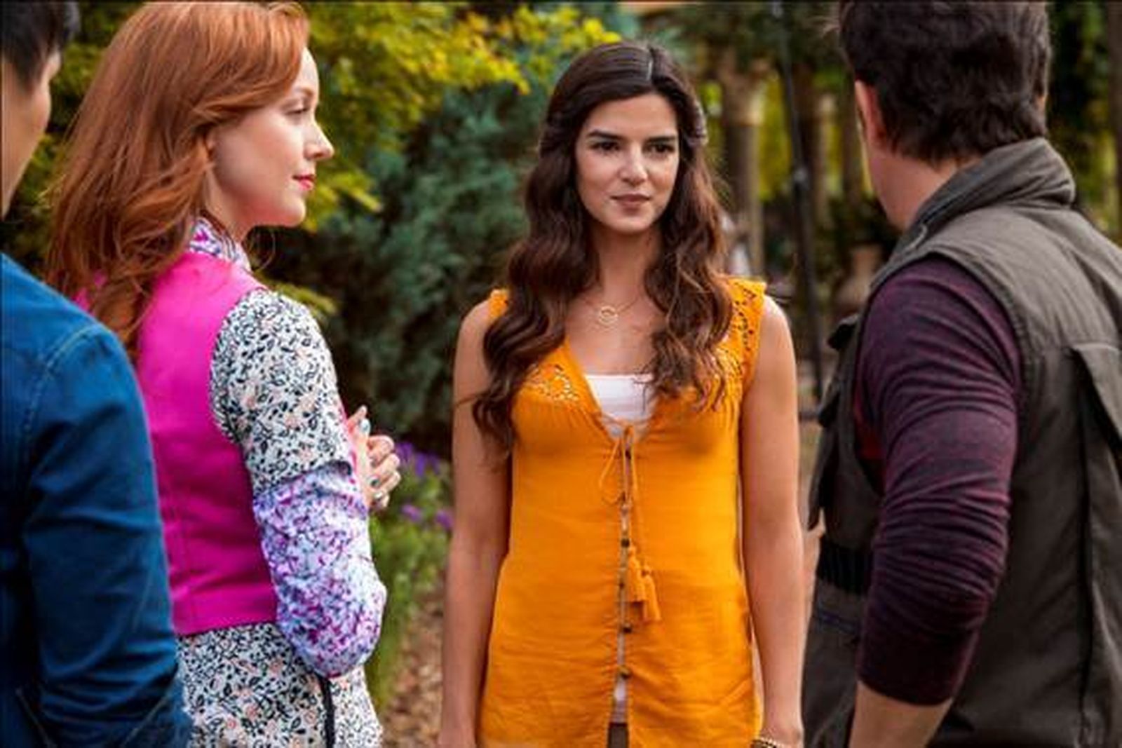 Clara Lago se convierte en vampira para 'The Librarians'.