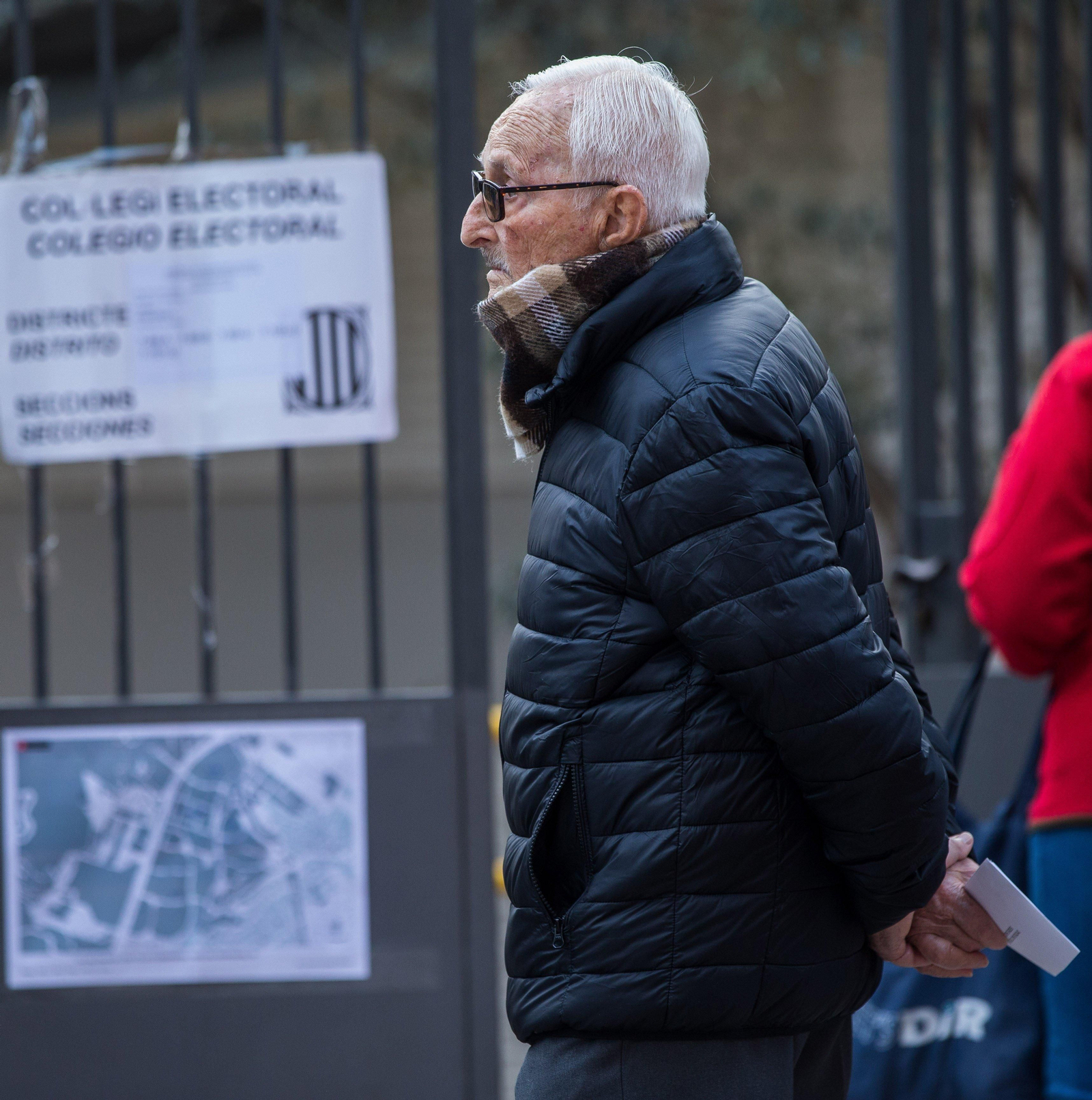 La jornada electoral en Cataluña, en imágenes