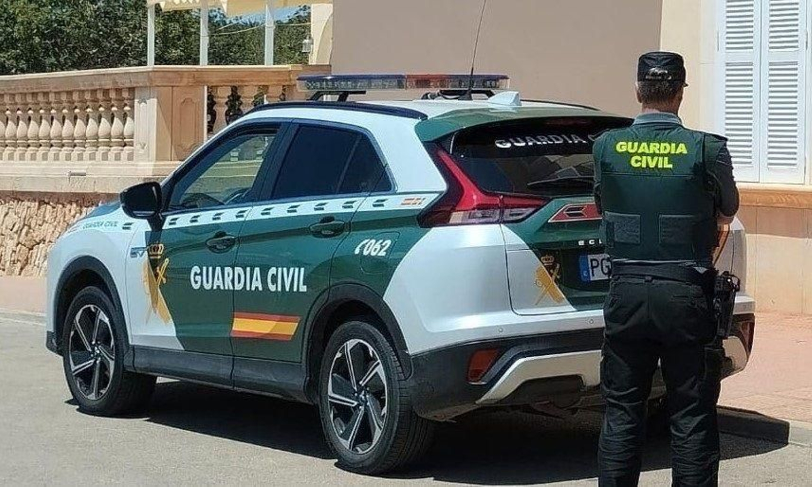 Un agente de la Guardia Civil