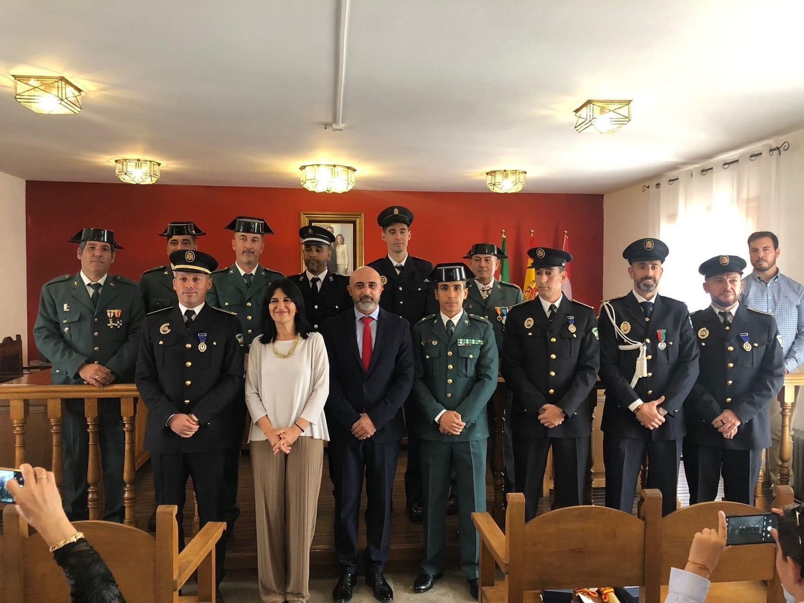 Fuente Vaqueros rinde homenaje a la Policía Local y a la Guardia Civil del municipio