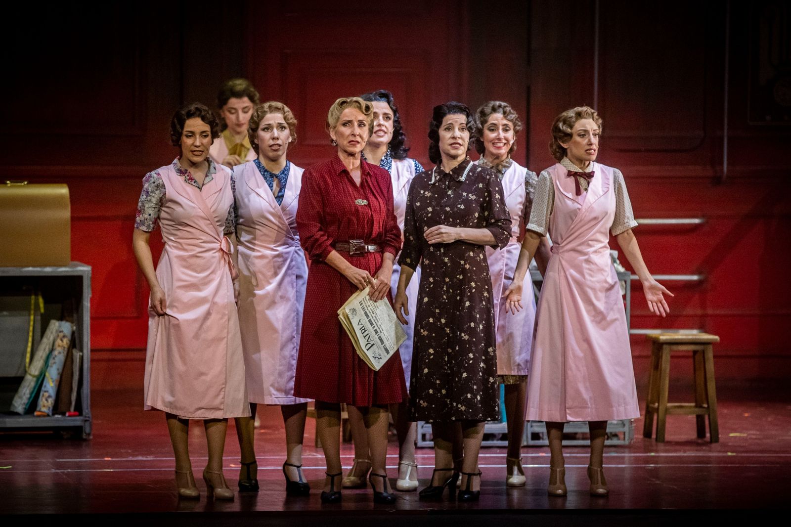 Imágenes del musical 'El tiempo entre costuras' en el Gran Teatro Falla