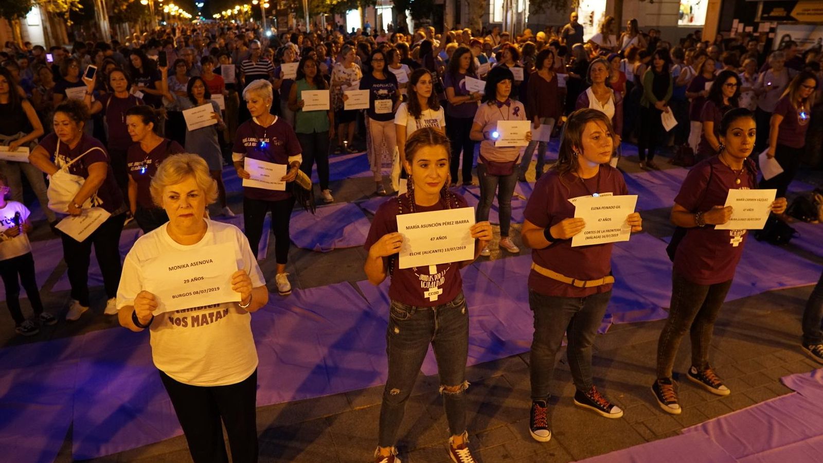 Un millar de personas se concentraron en el Bulevar de Gran Capitán.