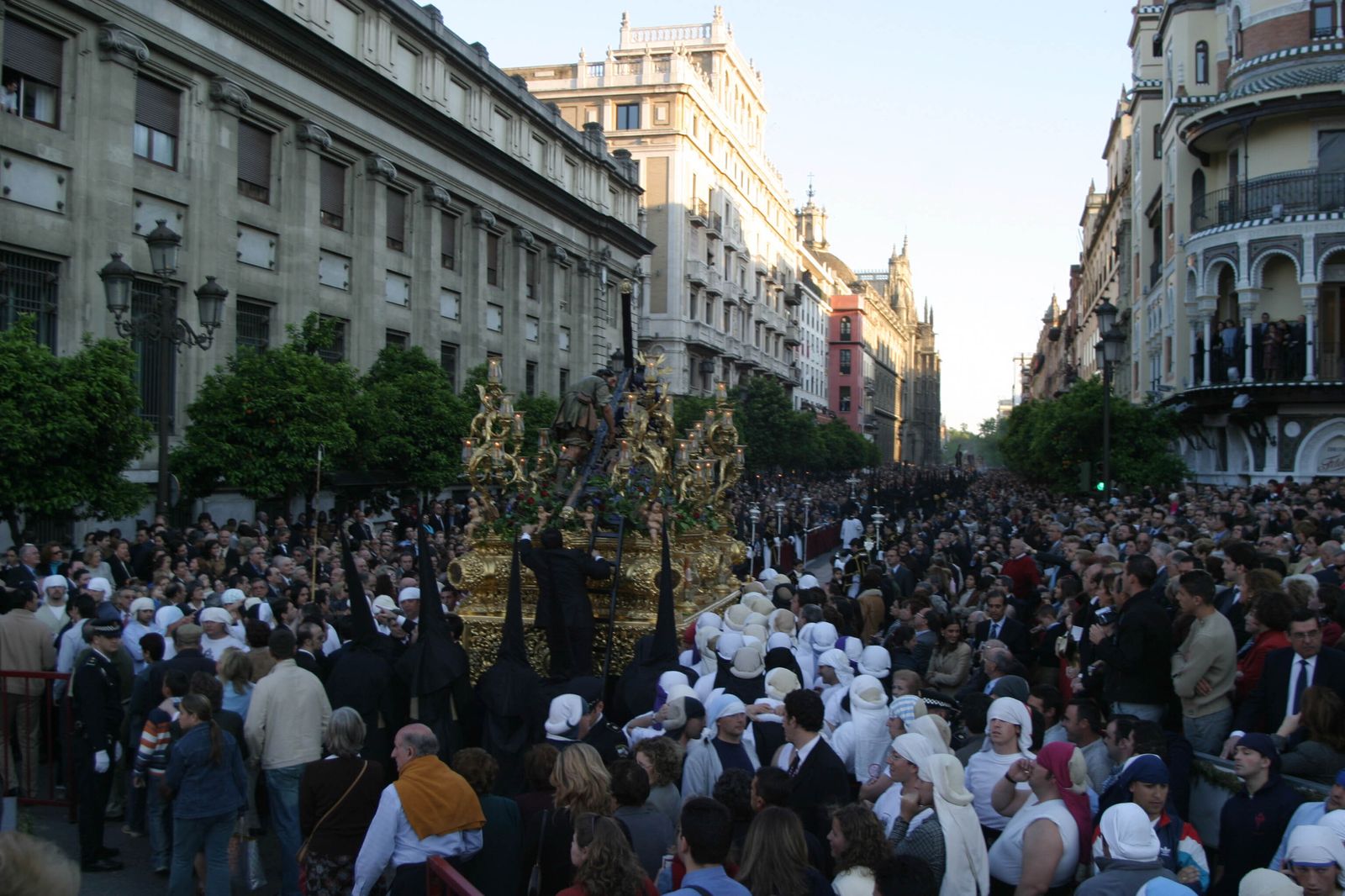 El Santo Entierro Grande de 2004