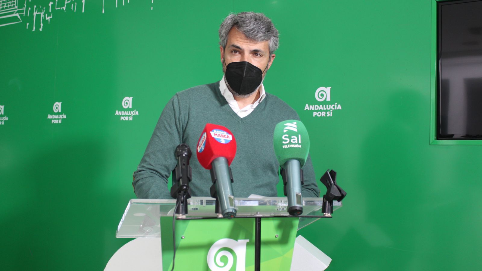 Fran Romero, portavoz de AxSí San Fernando, en la rueda de prensa que ha ofrecido esta mañana.