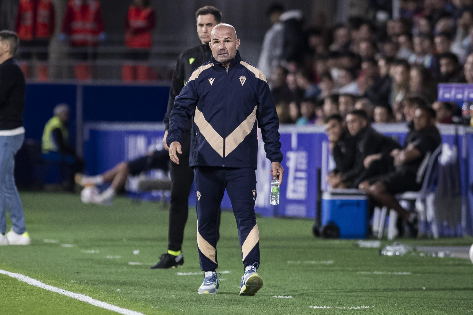 Las imágenes del partido entre el Huesca y el Cádiz C.F