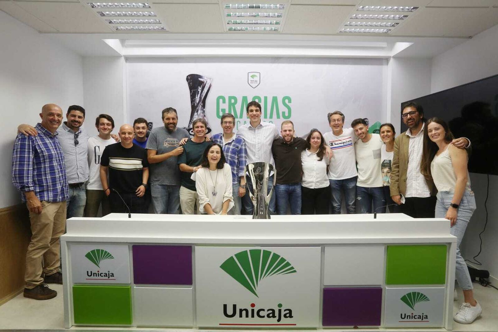 Fotos: la rueda de prensa de despedida de Carlos Suárez