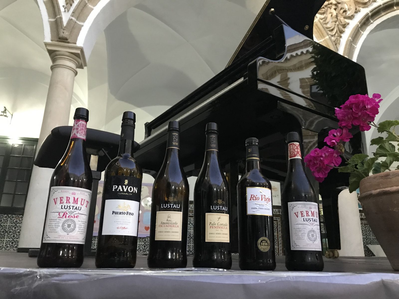 Una imagen de los productos que participaron en la cata en el IES Santo Domingo.