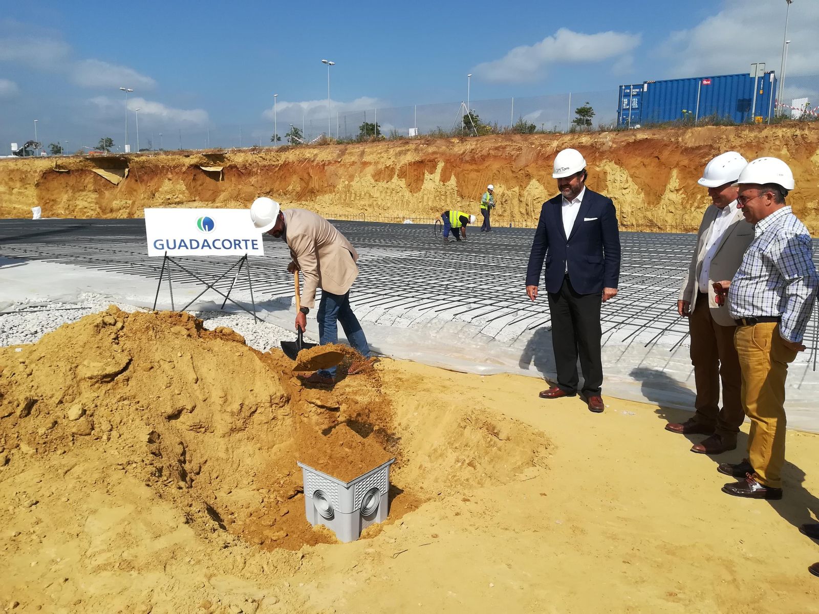 Colocación de la primera piedra de la tienda de Conforama en Los Barrios