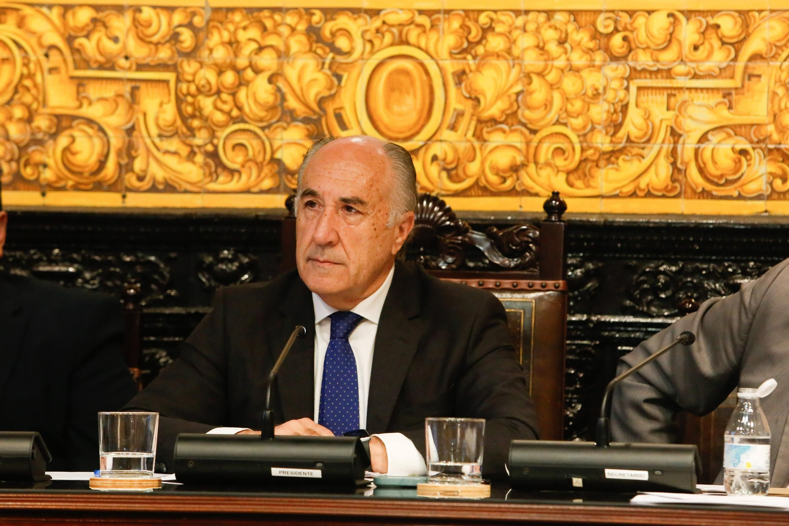 Fotos del Pleno del Ayuntamiento de Algeciras con el plantón de la oposición al alcalde Landaluce