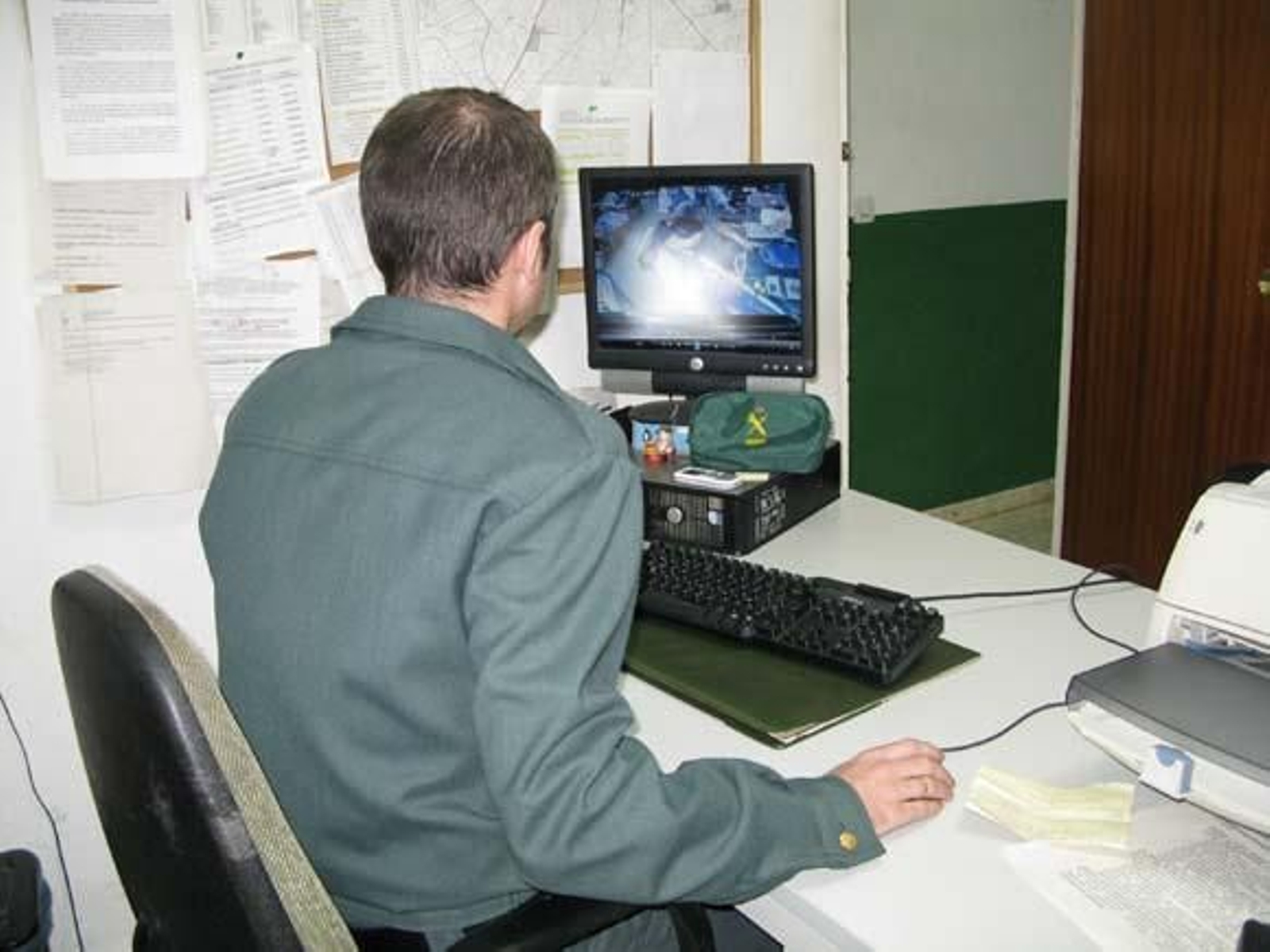 Detenido un hombre de 55 años por fotografiar a mujeres bajo la falda