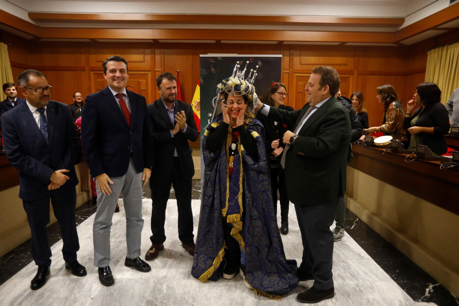 Acto de coronación de Isabel Bueno como Rey Melchor en la Cabalgata de 2025