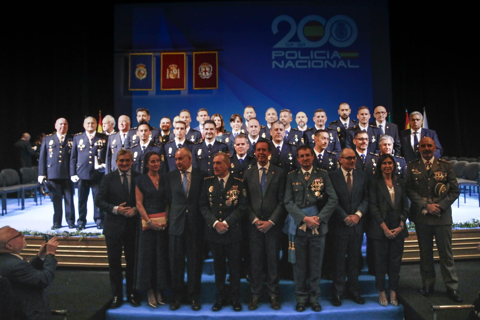 Las imágenes de la celebración del Patrón de la Policía Nacional en Almería, los Santos Ángeles Custodios