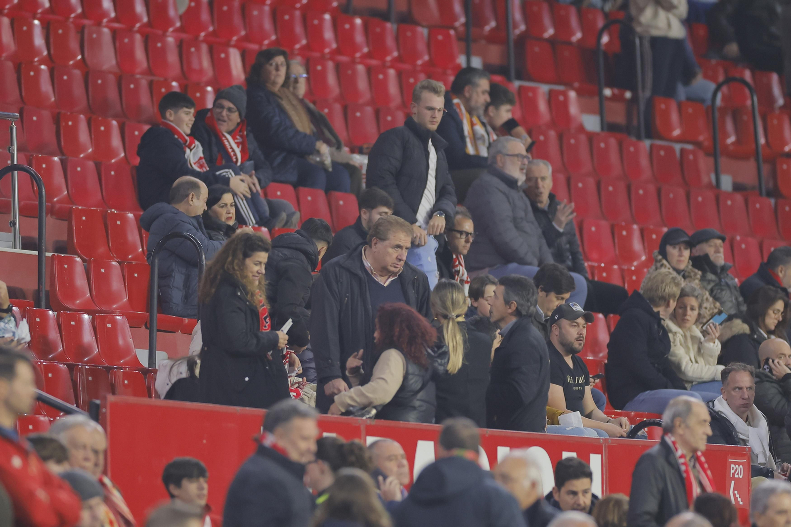 Búscate en las fotos del Sevilla-Alavés