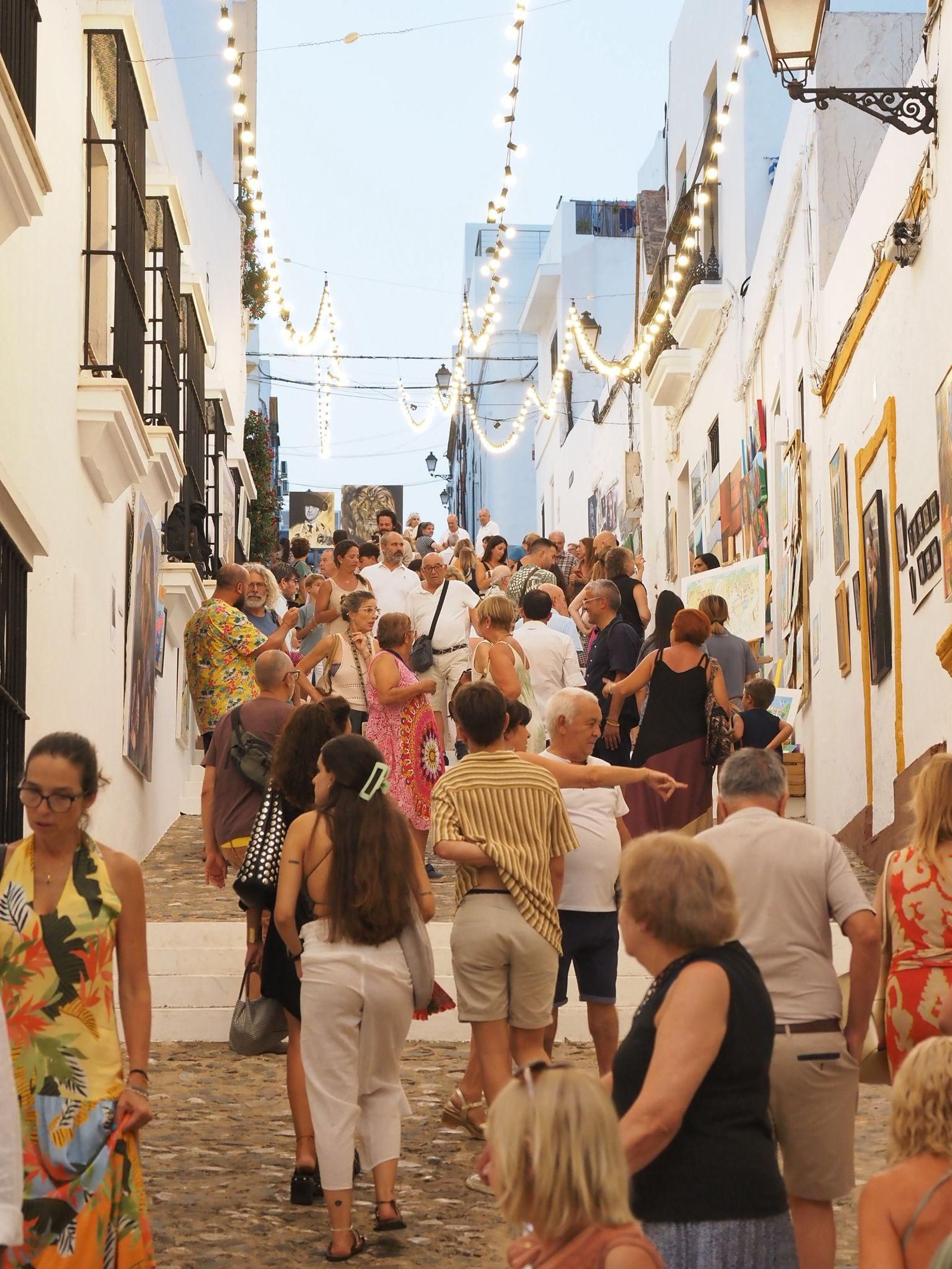 Paseo por el Arte de Ayamonte, el mayor museo efímero a cielo abierto, en imágenes