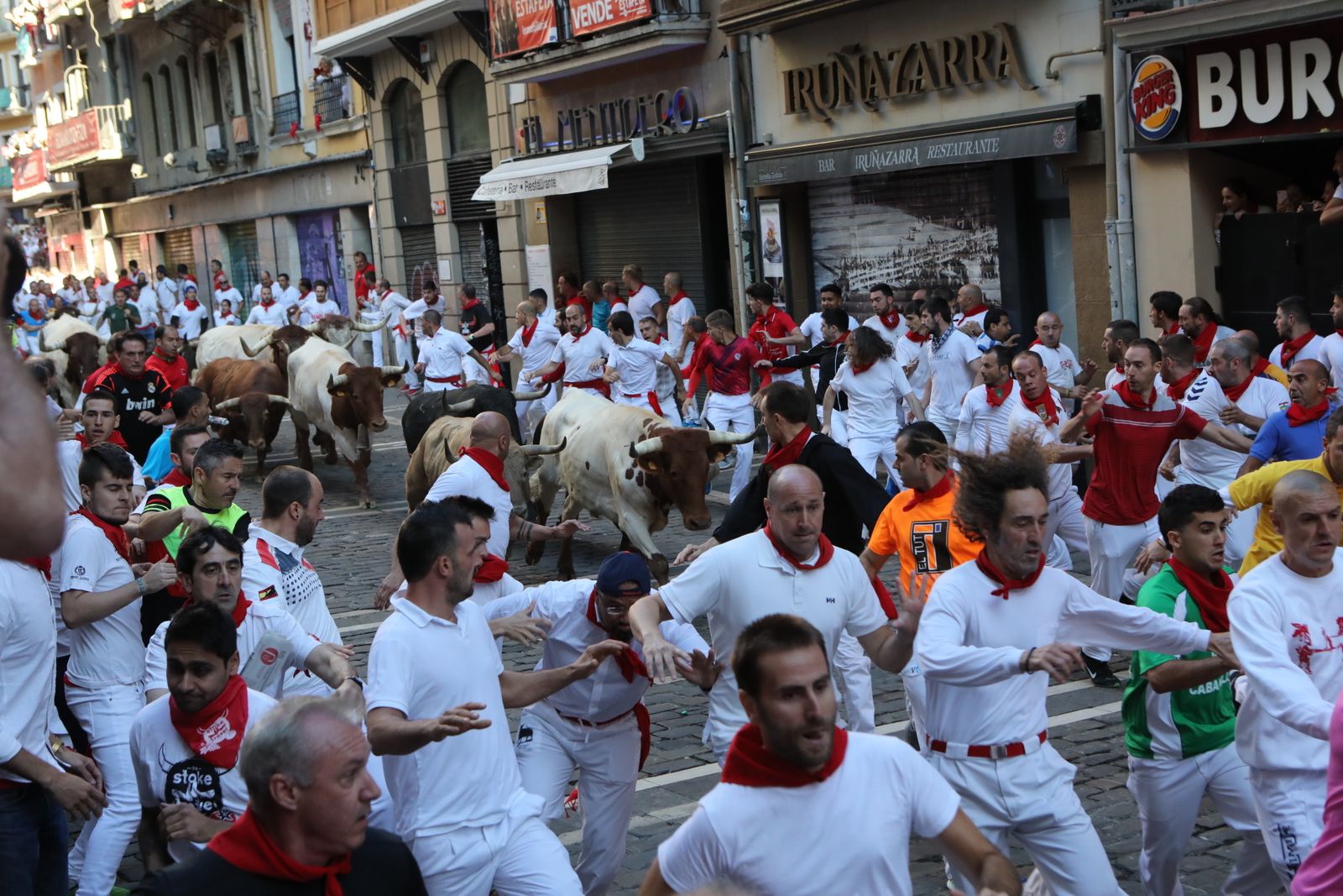 Las imágenes del sexto encierro de San Fermín 2019