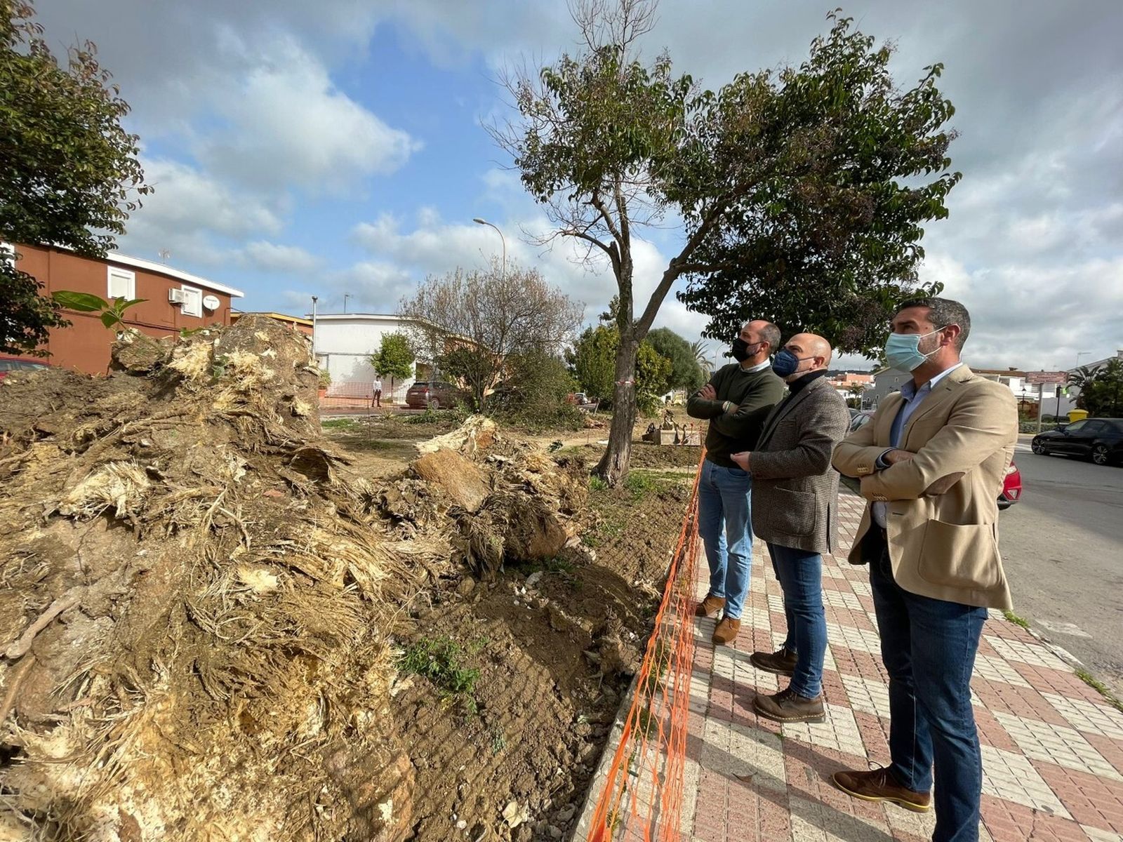 Las autoridades observan la zona de la obra