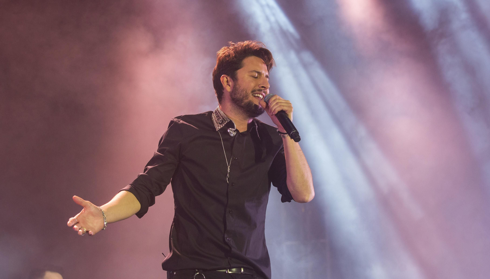 El concierto de Manuel Carrasco en la Plaza de España, en imágenes