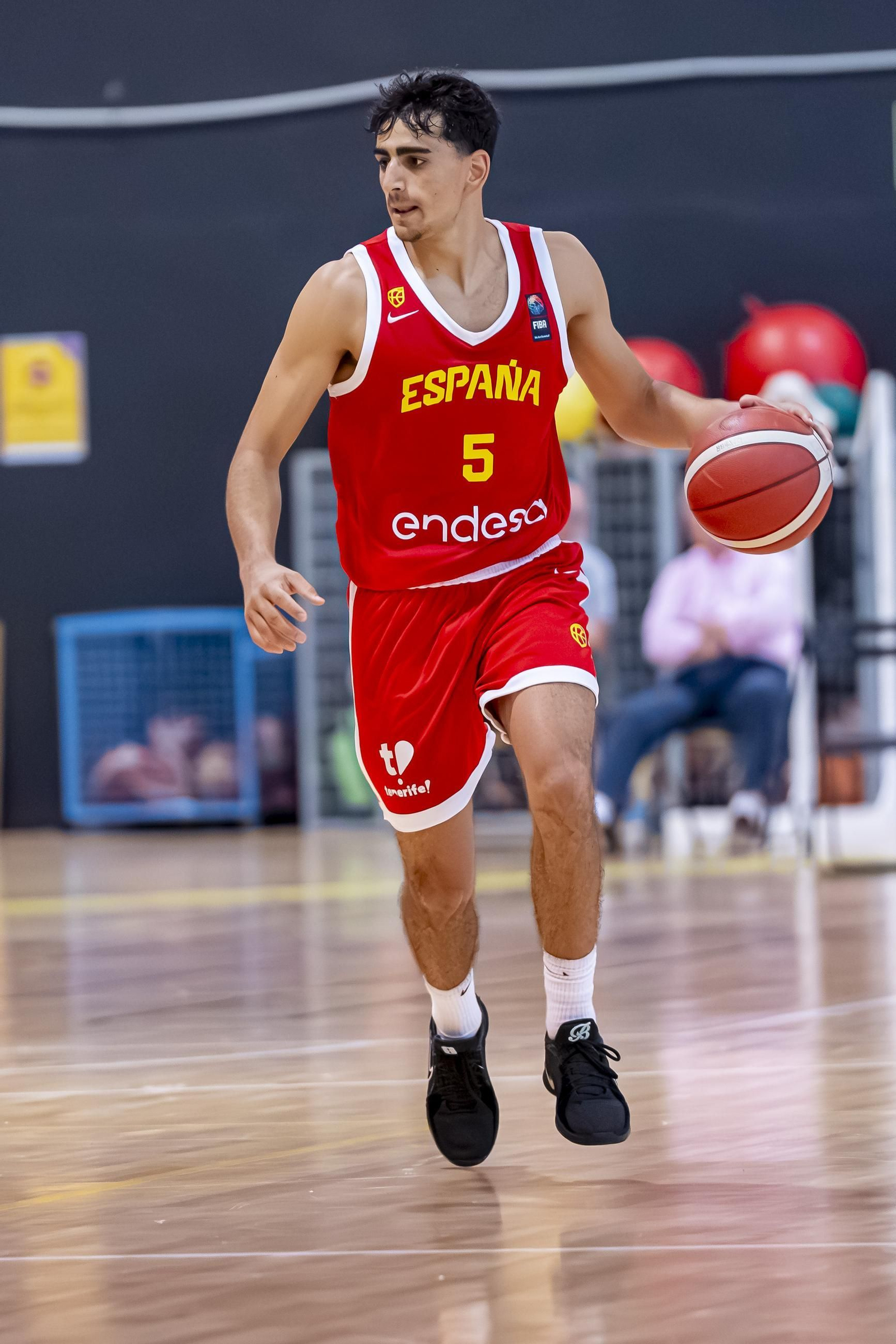 España B, con Álvaro Folgueiras, derrota a Costa de Marfil antes de venir a Málaga