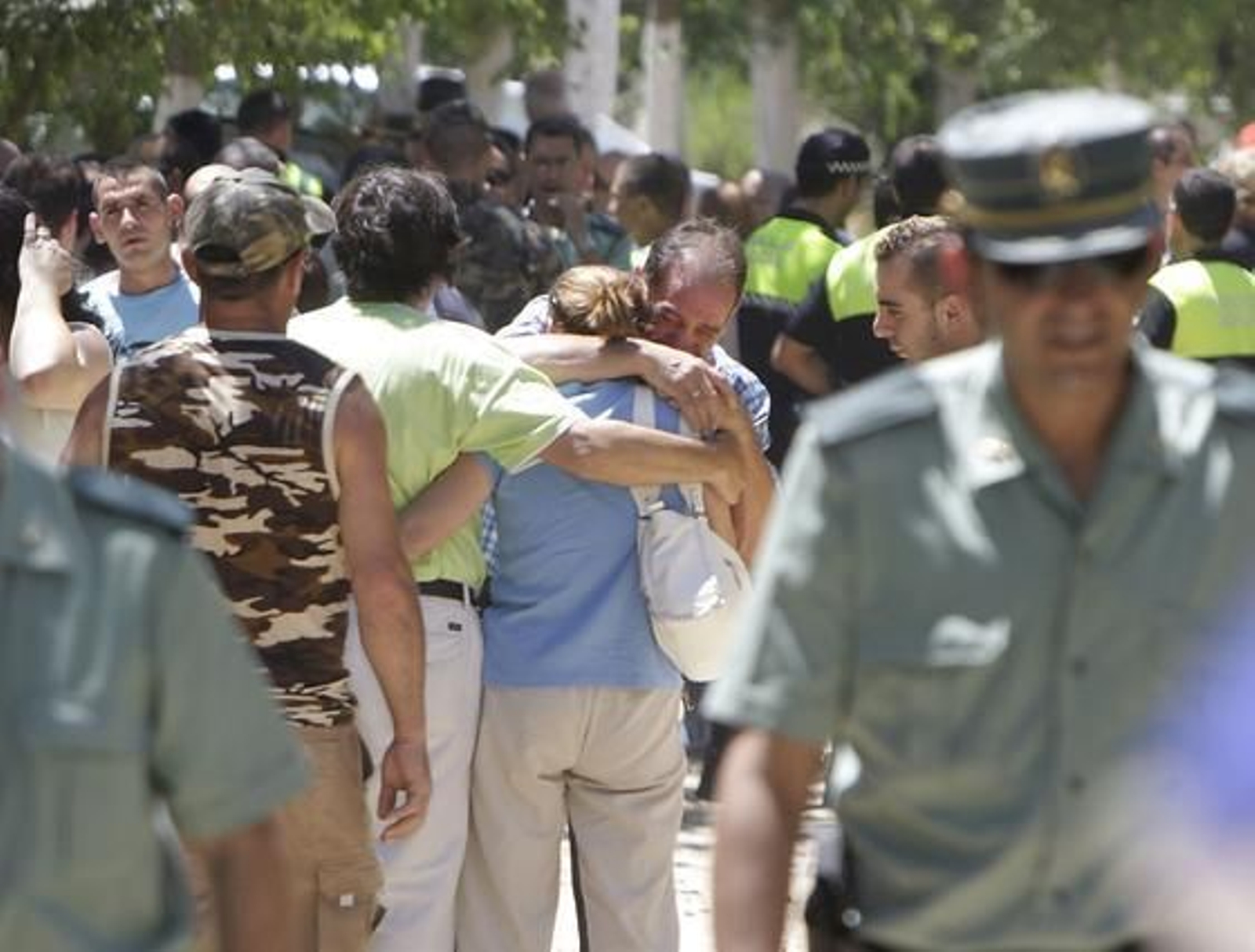 Una explosión en una pirotecnia mata a cuatro personas en Benacazón. / José Ángel García