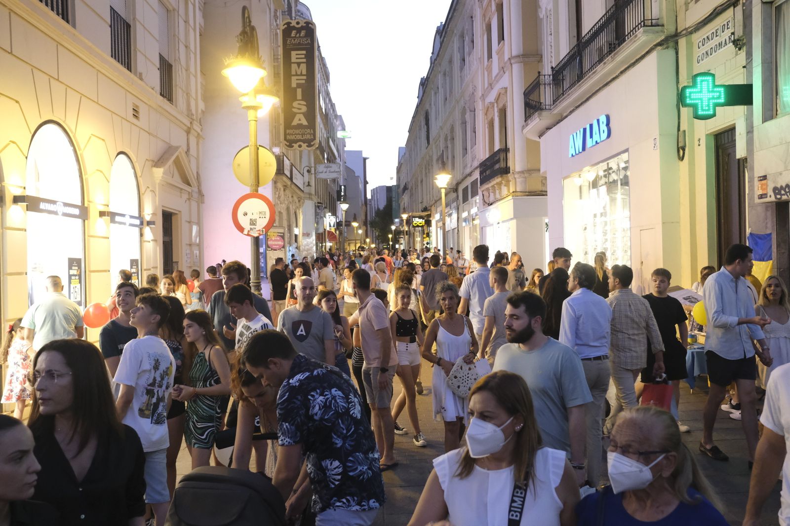 La novena edición de la Shopping Night de Córdoba, en imágenes