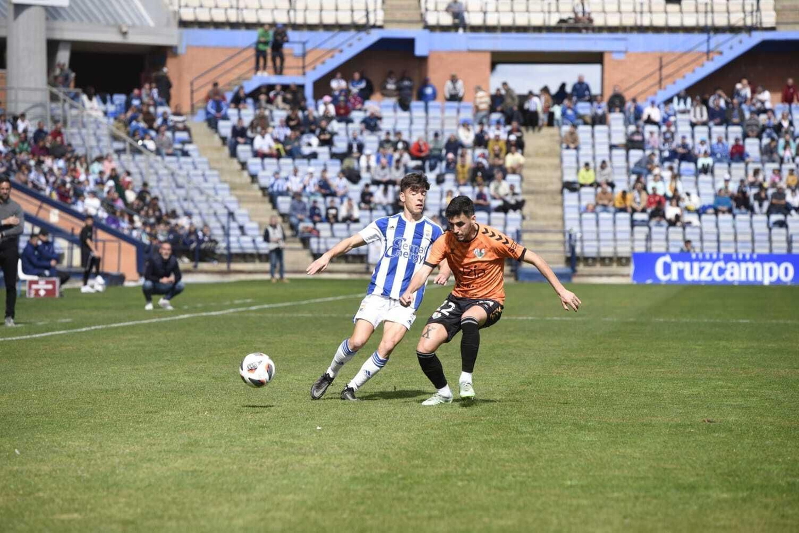 Jugada del Recre-Antequera de este domingo.
